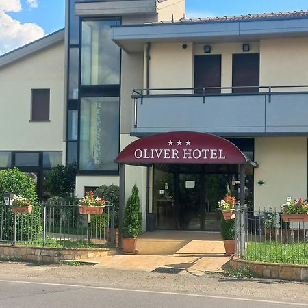 Oliver Hotel 앙기아리 외부 사진