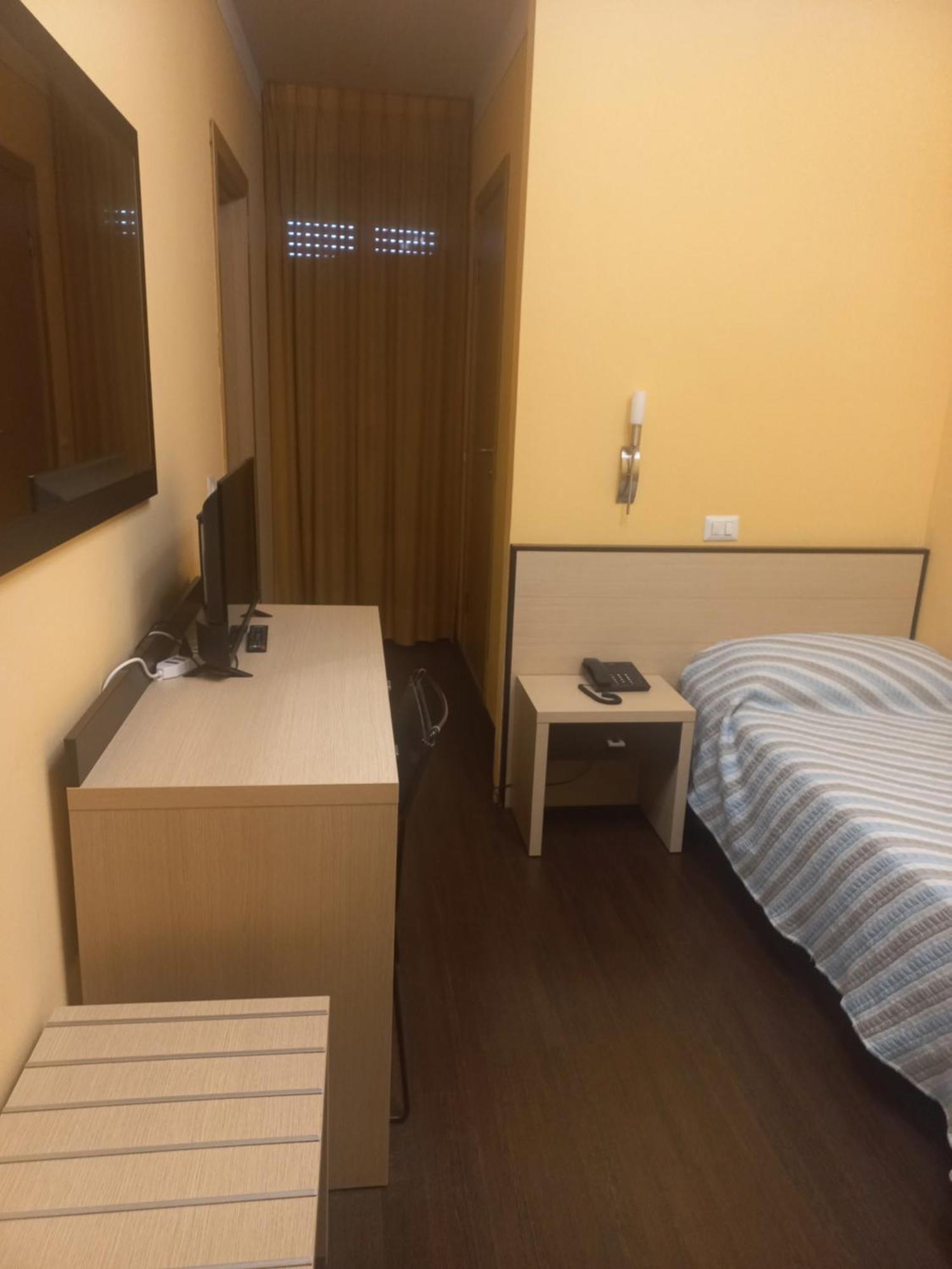 Oliver Hotel 앙기아리 외부 사진